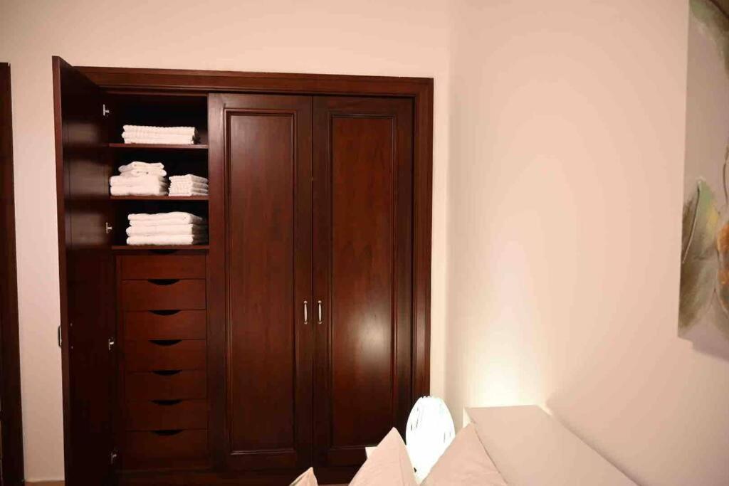 Brand New Furniture . Close To Dubai Mall. Dış mekan fotoğraf