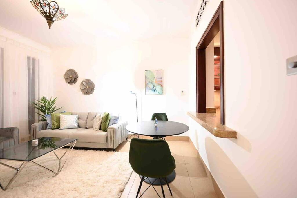 Brand New Furniture . Close To Dubai Mall. Dış mekan fotoğraf