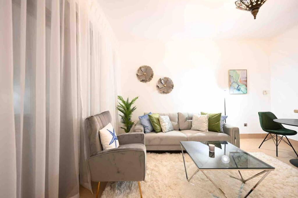 Brand New Furniture . Close To Dubai Mall. Dış mekan fotoğraf