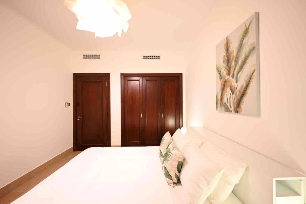Brand New Furniture . Close To Dubai Mall. Dış mekan fotoğraf