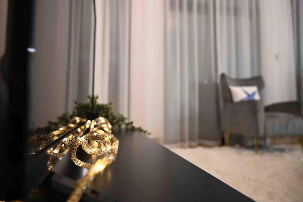 Brand New Furniture . Close To Dubai Mall. Dış mekan fotoğraf
