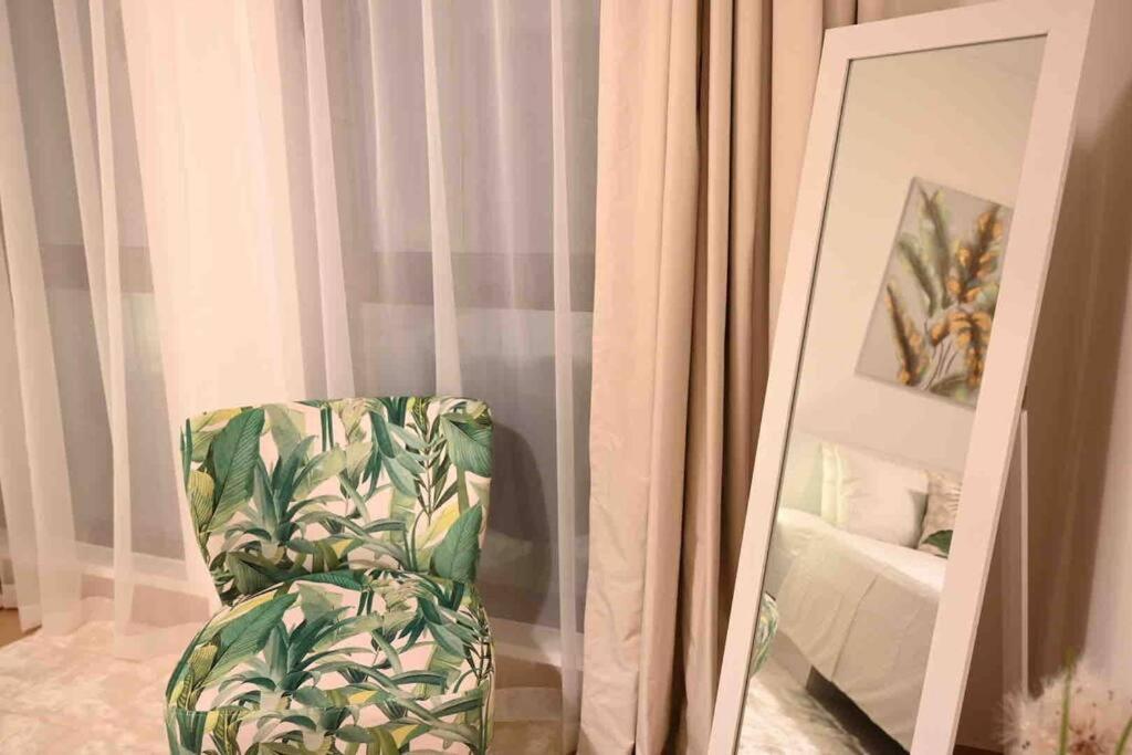 Brand New Furniture . Close To Dubai Mall. Dış mekan fotoğraf