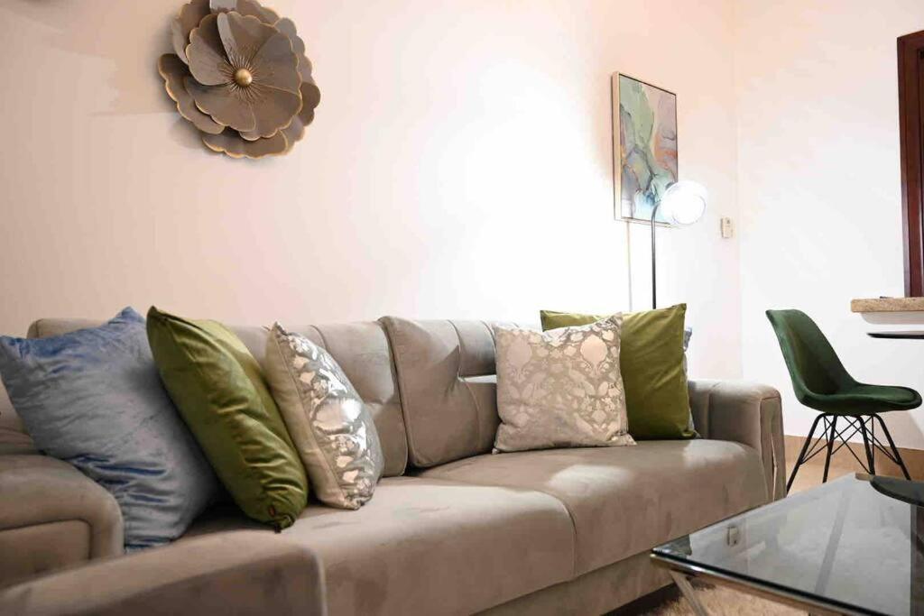 Brand New Furniture . Close To Dubai Mall. Dış mekan fotoğraf